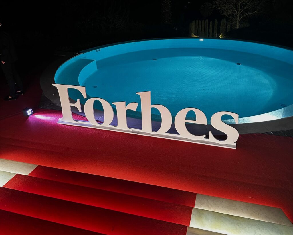 Concierge Services Cannes : Oniriq Powerful Creators at a Gala Dinner at Villa Forbes