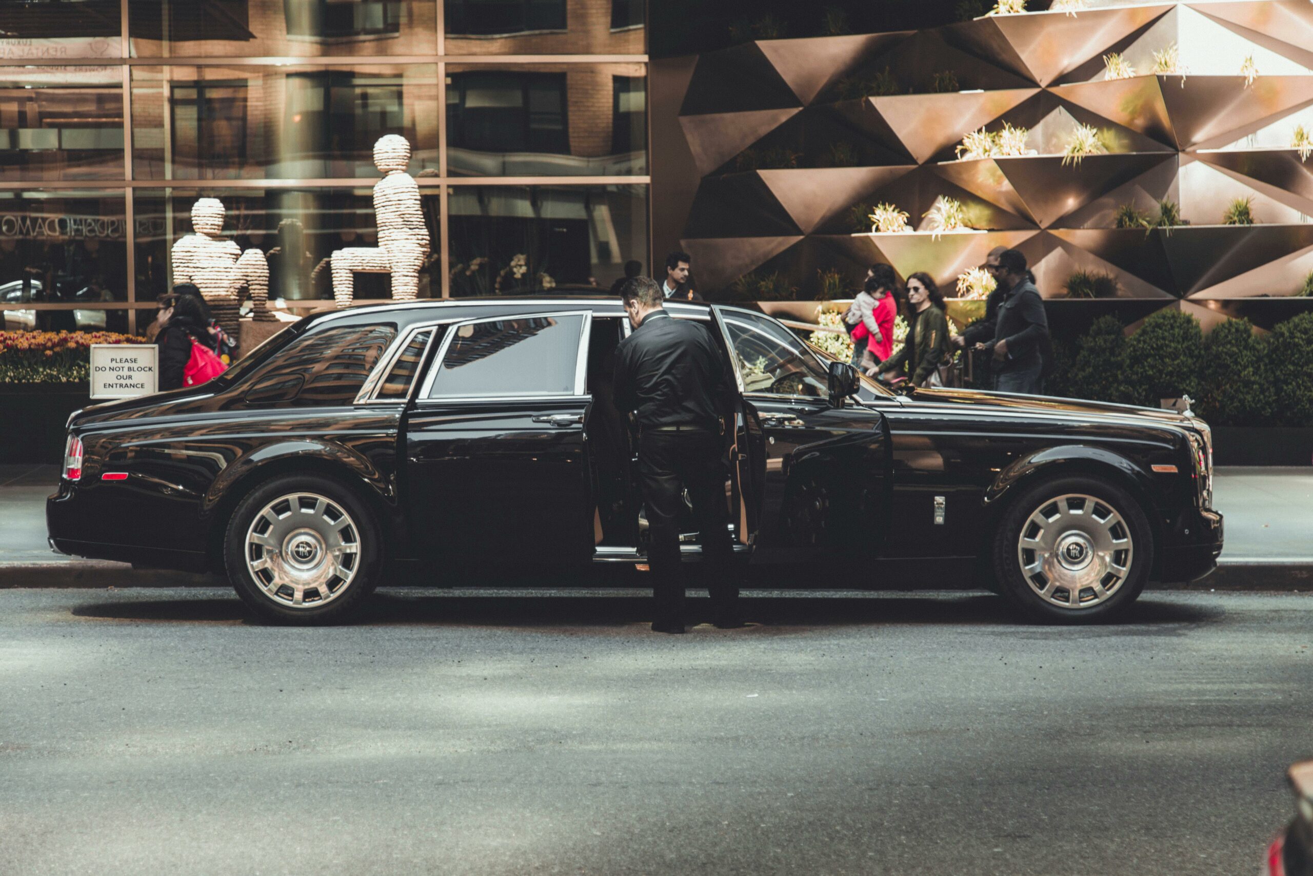 private chauffeur transfer Cannes VIP concierge service