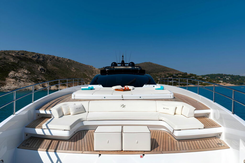 RAPH SEVEN II — fore deck sunpads and seating area, charter Cote d Azur