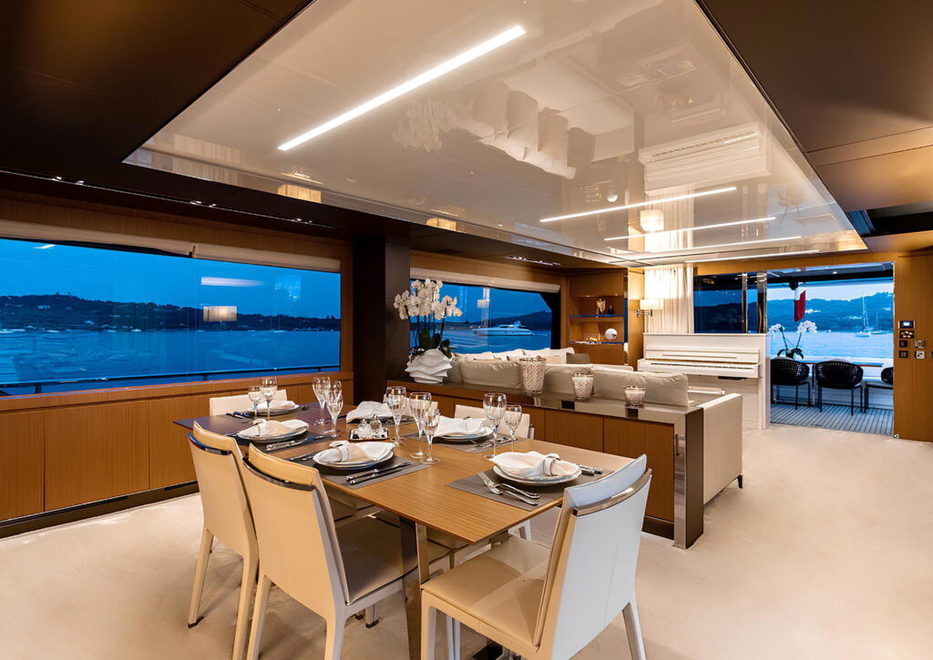 RAPH SEVEN II — formal dining area, charter Cote d Azur