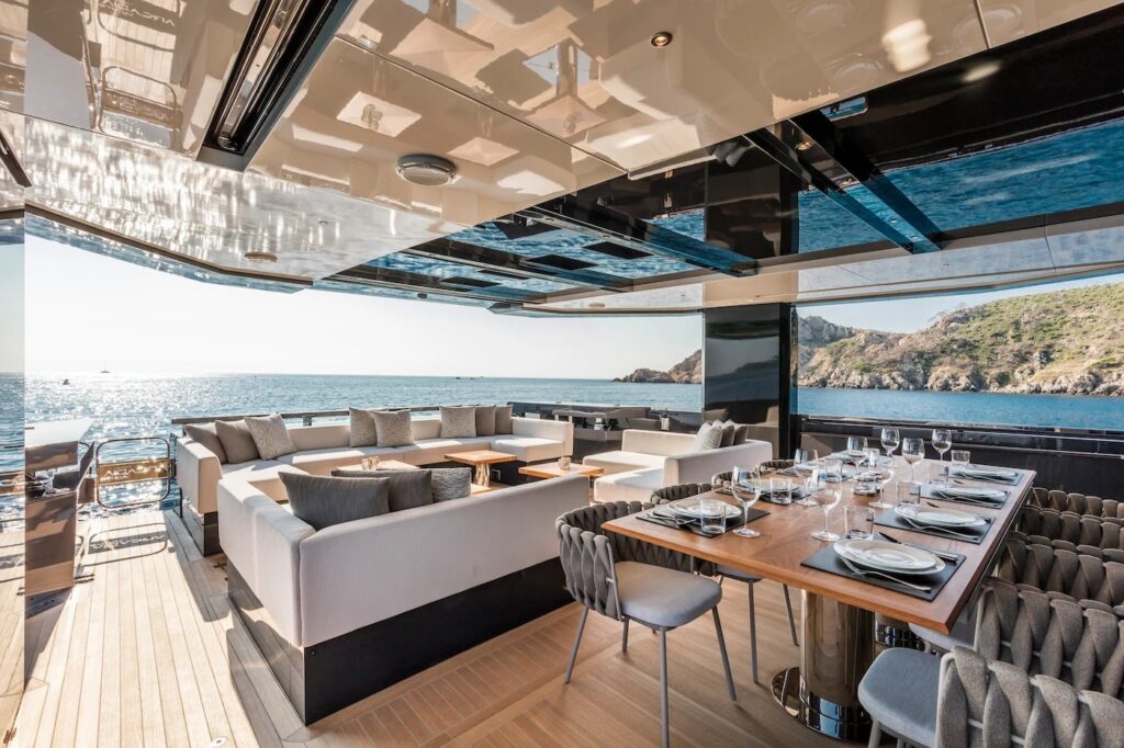 SEA CORAL II — main deck aft dining table, charter Cote d Azur