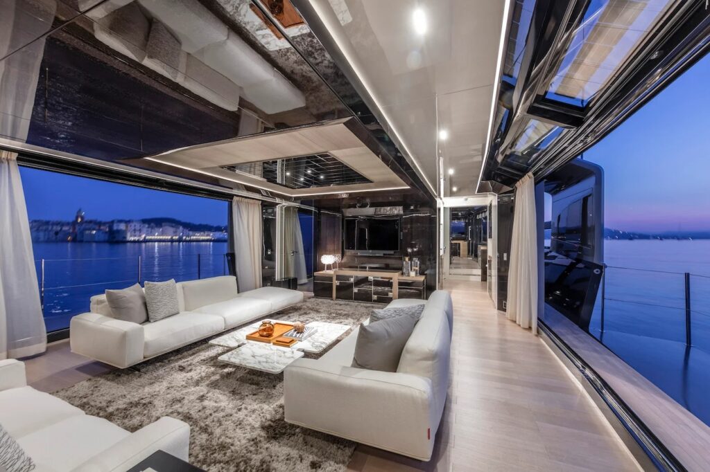 SEA CORAL II — open-plan living area facing the sea, charter Cote d Azur
