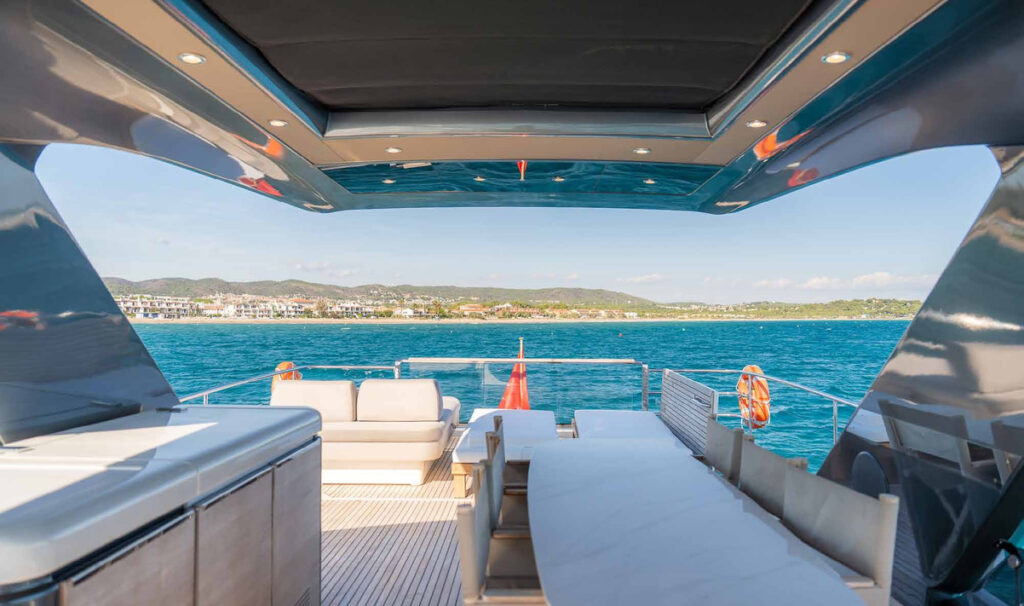 ENTHUSIAST — foredeck, charter Côte d'Azur