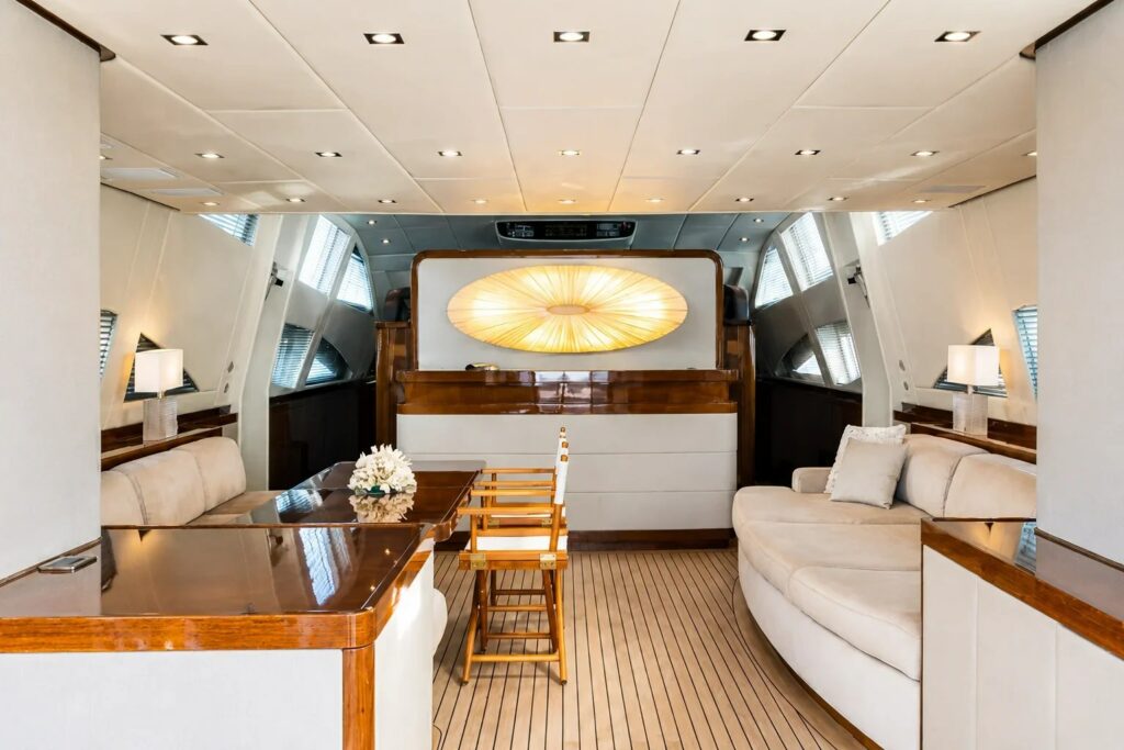 RAMSES II — formal dining room in polished wood, charter Côte d'Azur