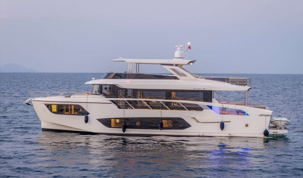 SEMELA — profile at sunset, charter Côte d'Azur