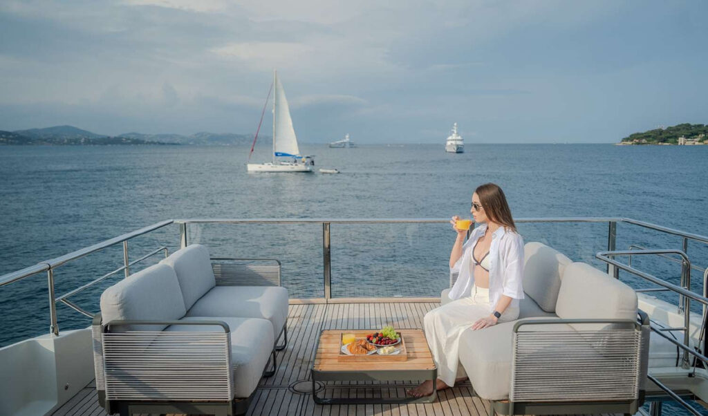SEMELA — aft deck at anchor, charter Côte d'Azur